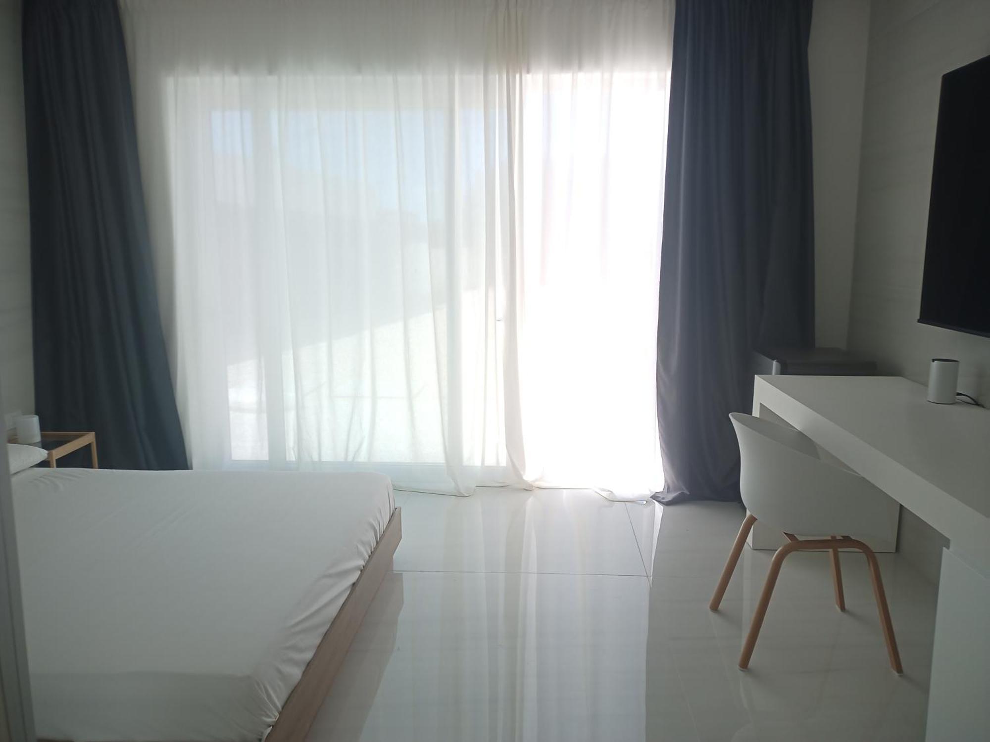 Smart Luxury Suites & Apartments Orosei Oda fotoğraf